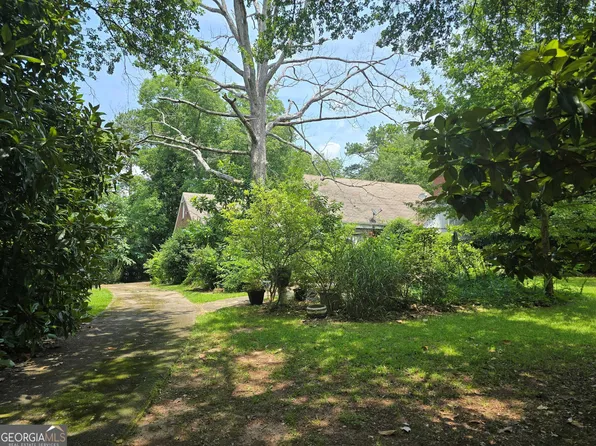 1526 Snapfinger Rd, Decatur, GA 30032