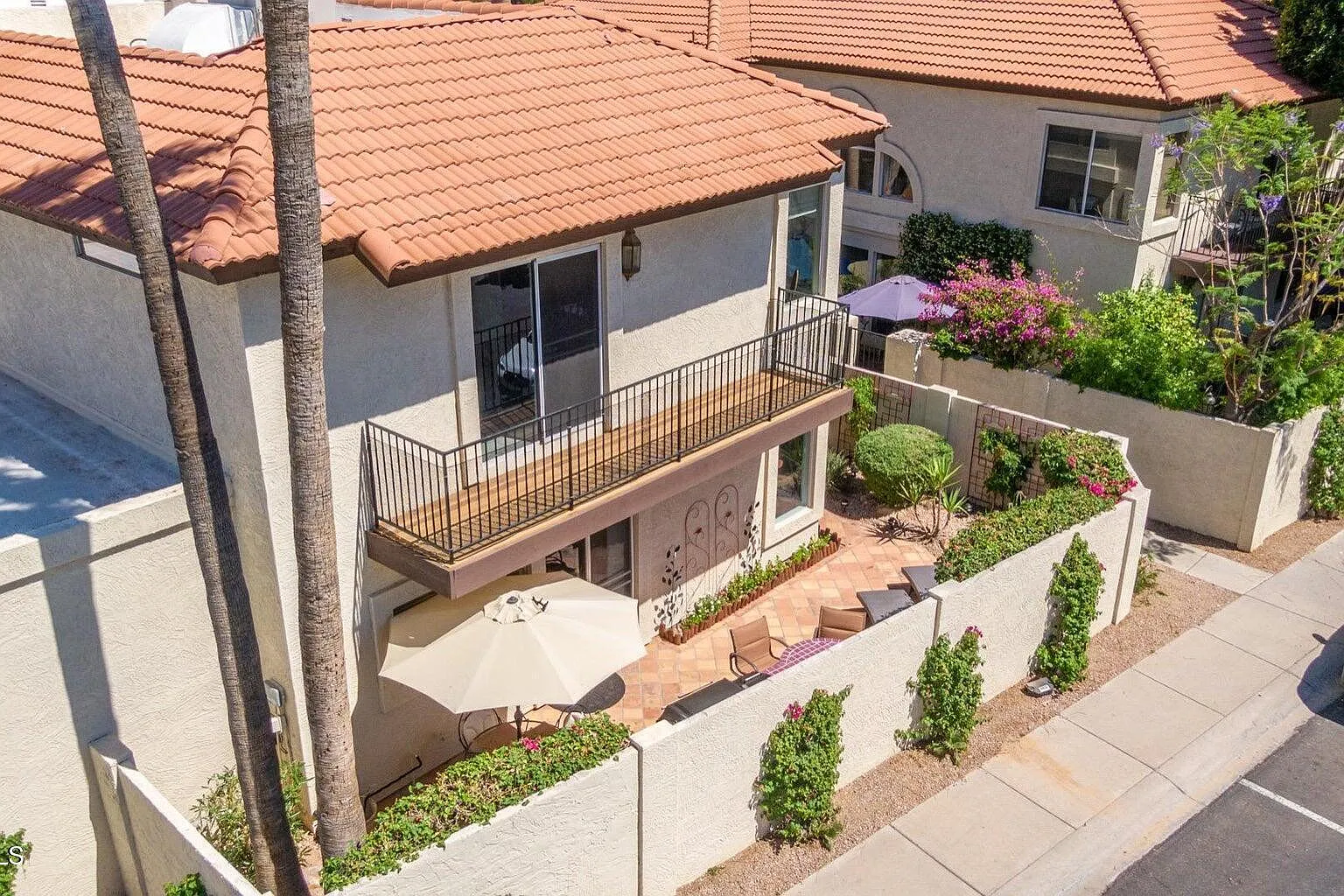 2 bed, 2.5 bath, 1435 sqft, $2,350 — Photo 2