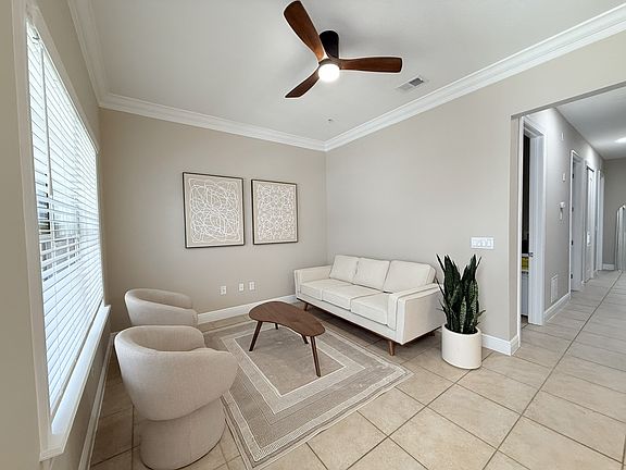 4th image of 230 SW 2nd Ave APT 407