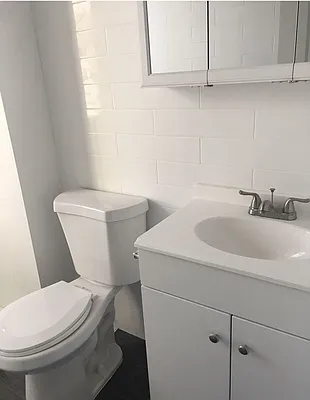 Rented by Hugawall Realty | media 8