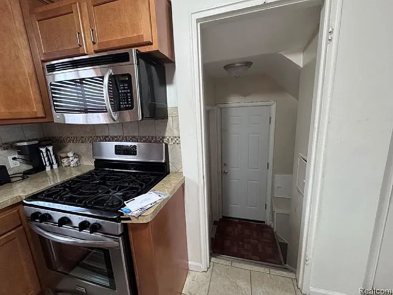 3151 Ewald Cir — Photo 3