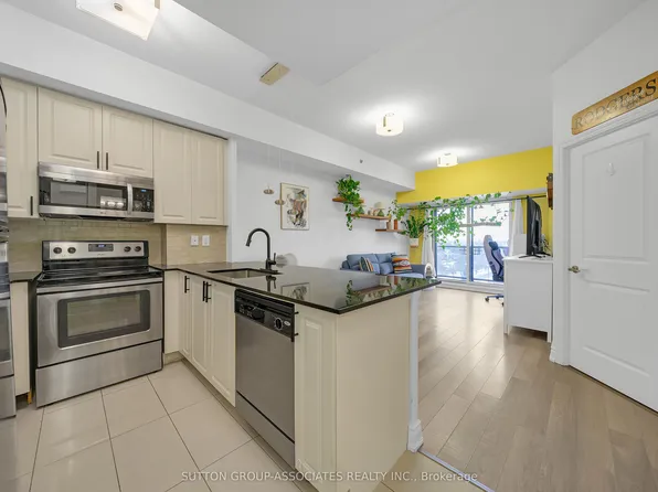 760 Sheppard Ave W #802, Toronto, ON M3H 0B3