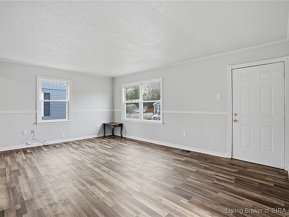4th image of 709 Crestview Court