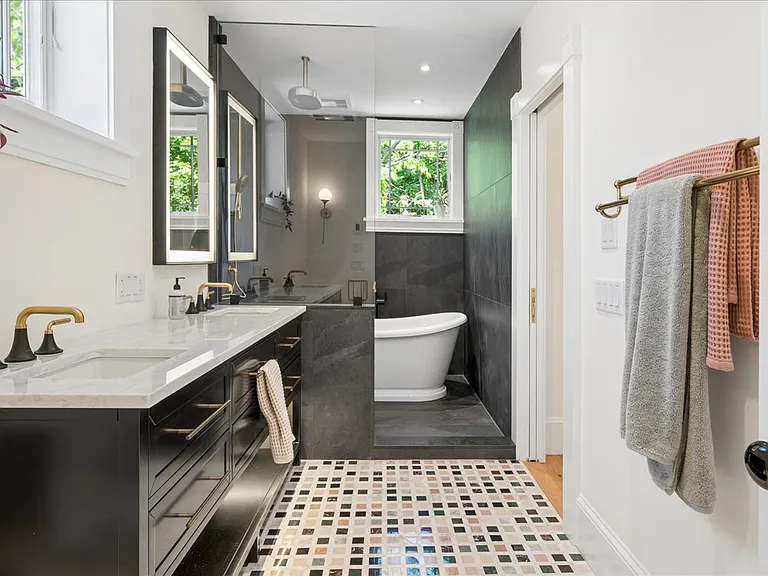 51 Main St #51 — Photo 28