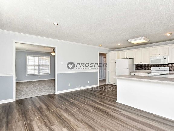 5th image of 1082 Hampton Rd