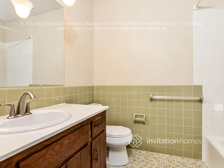 2601 E 121st St — Photo 15