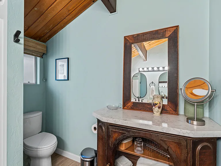 692 Sunderland Ct — Photo 29