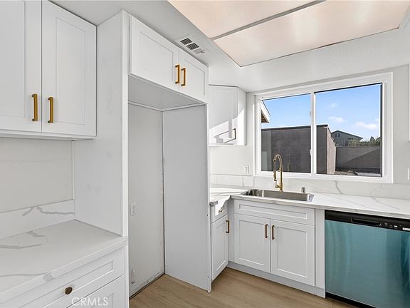 4th image of 44535 La Paz Rd Unit A