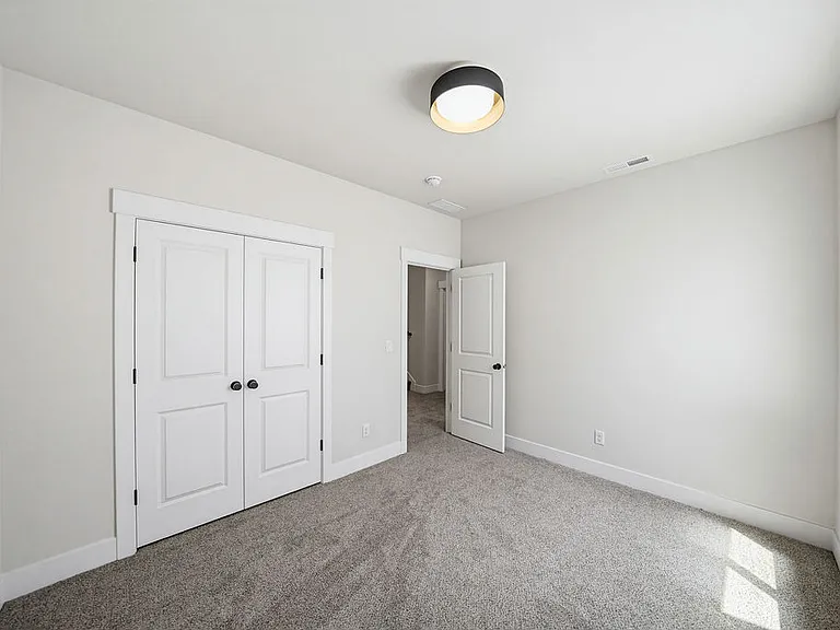 475 E River Ln — Photo 55
