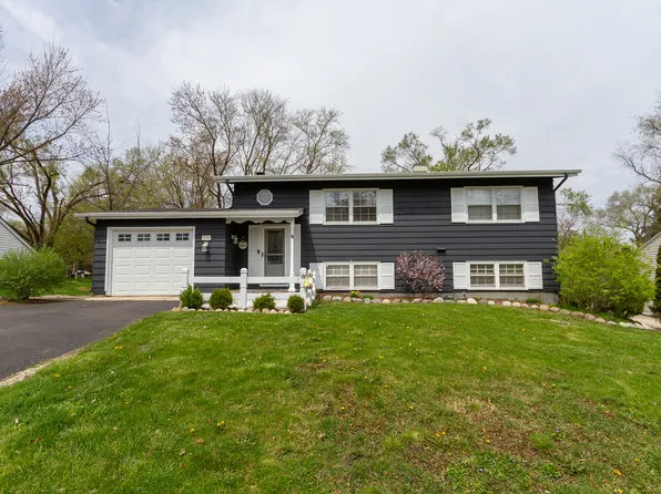 106 Perth Rd, Cary, IL 60013