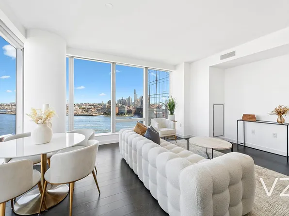 252 South St #21H, New York, NY 10002