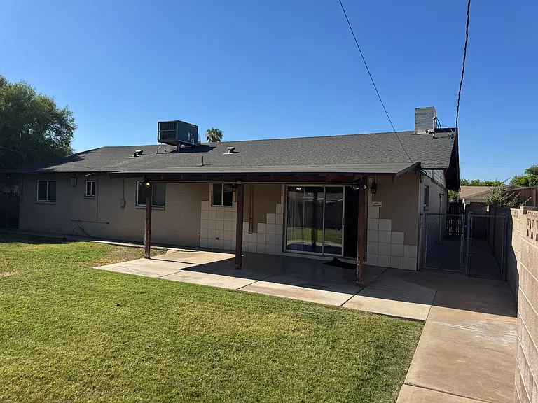 27 E Balboa Dr — Photo 24