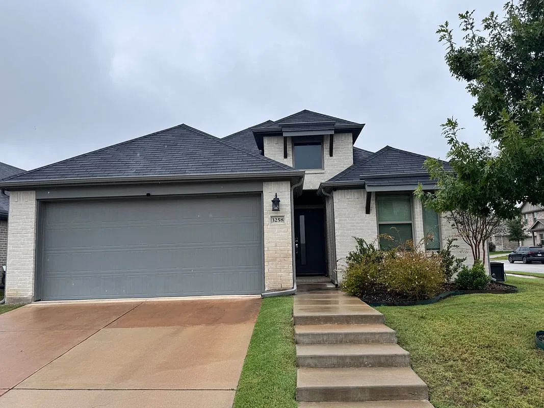 3 bed, 2.0 bath, 1881 sqft, $2,250 — Photo 2