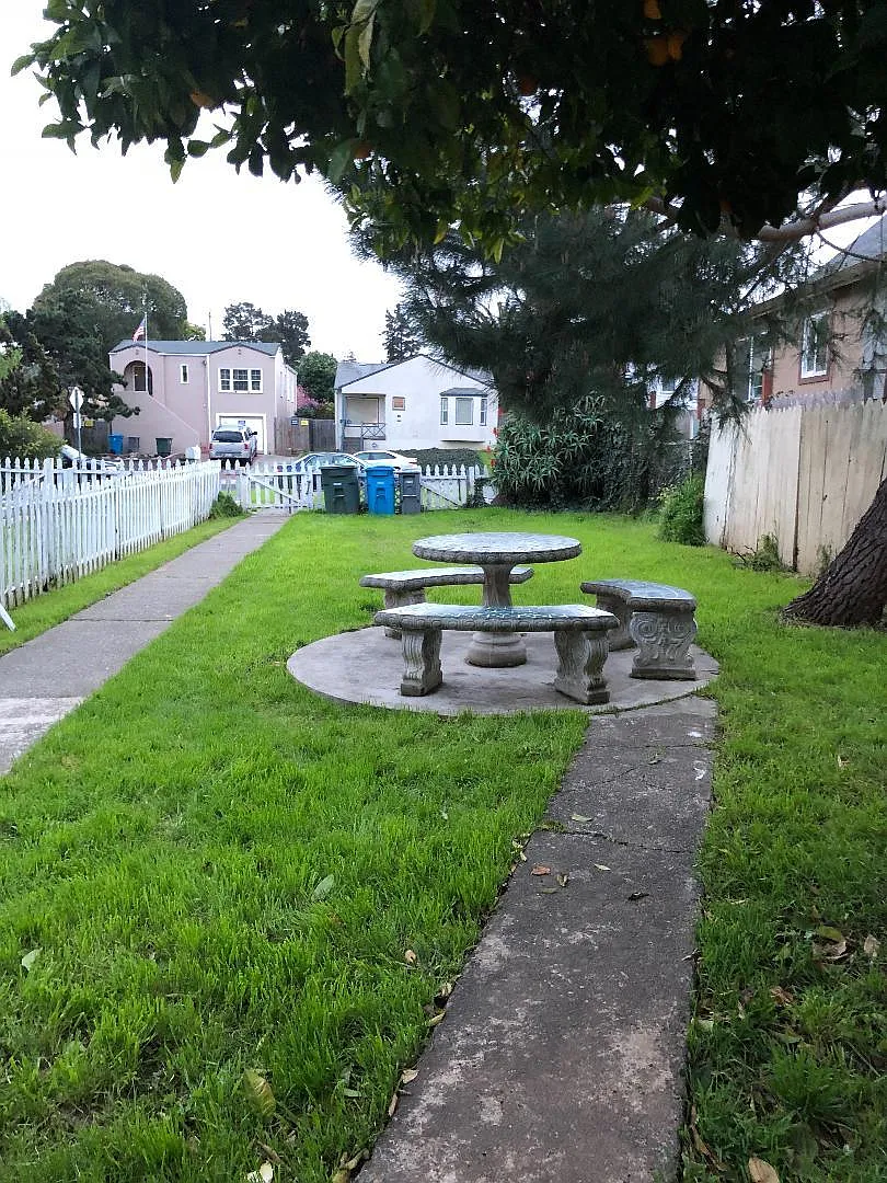 3 bed, 1140 sqft, $2,950 — Photo 2