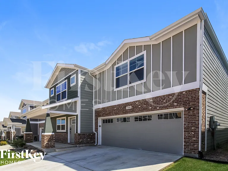 610 Ava Trl — Photo 2
