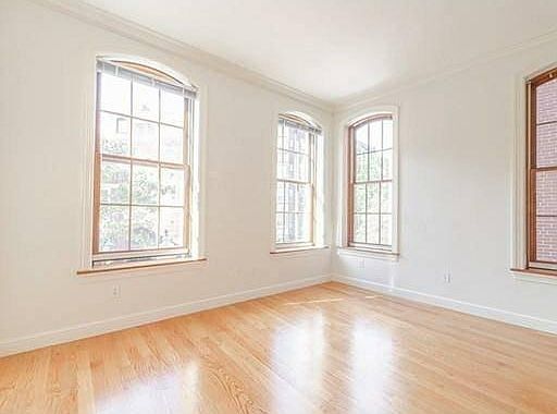 2nd image of 421 Hanover St APT 23