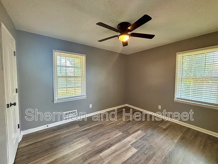 216 Weldon Rd — Photo 9