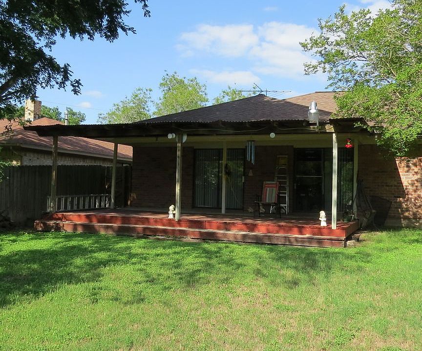 2nd image of 3823 Ravenwood Dr