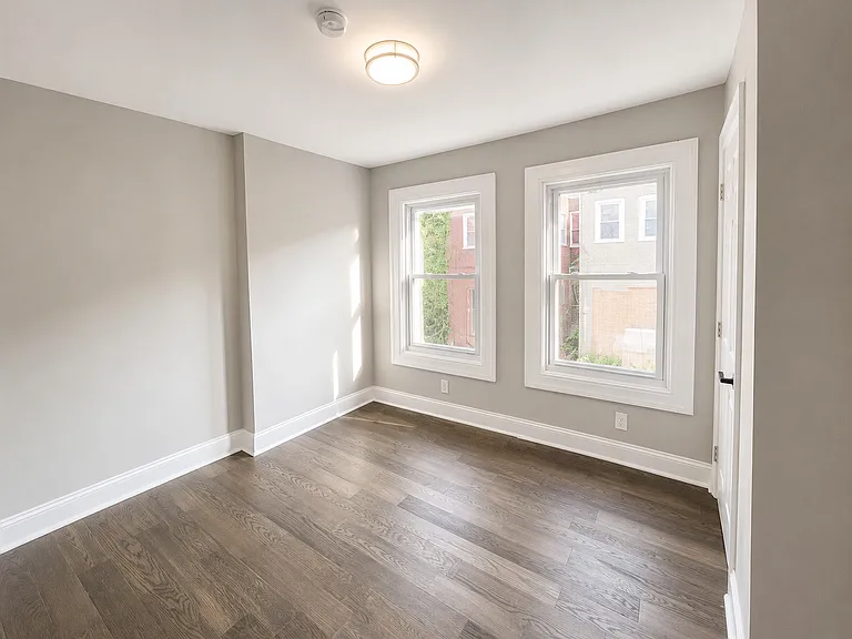 347 N Robinson St — Photo 19