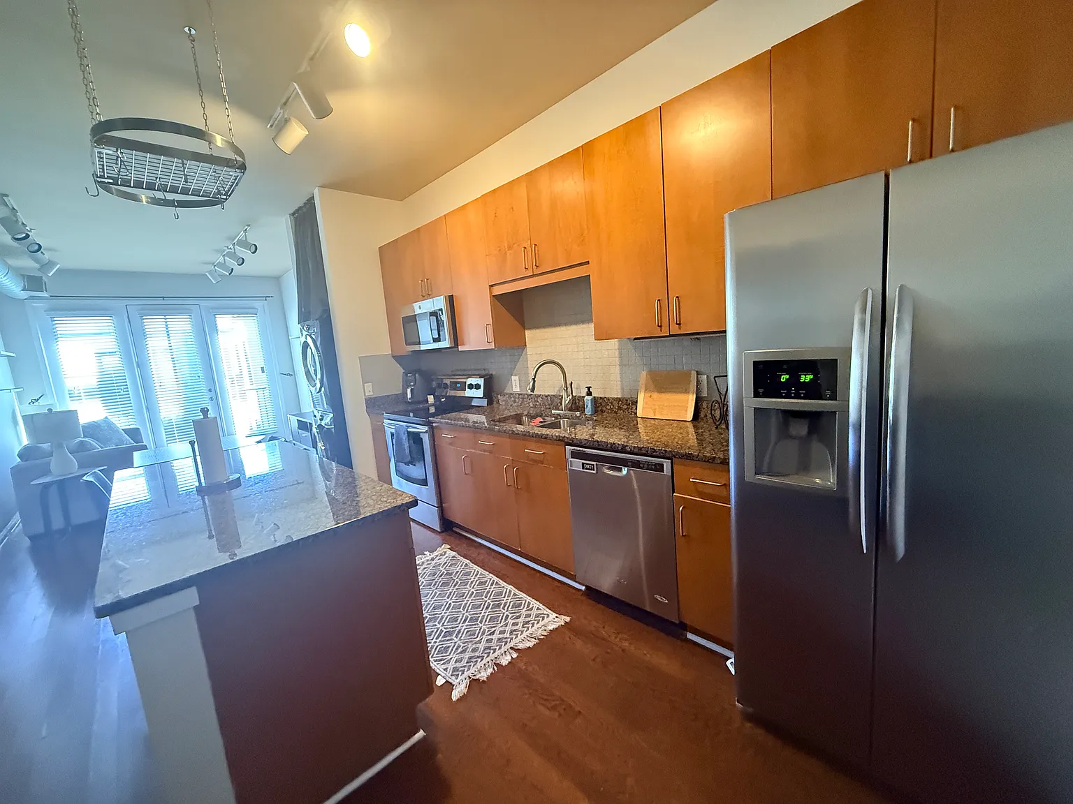 1 bed, 713 sqft, $2,000 — Photo 3