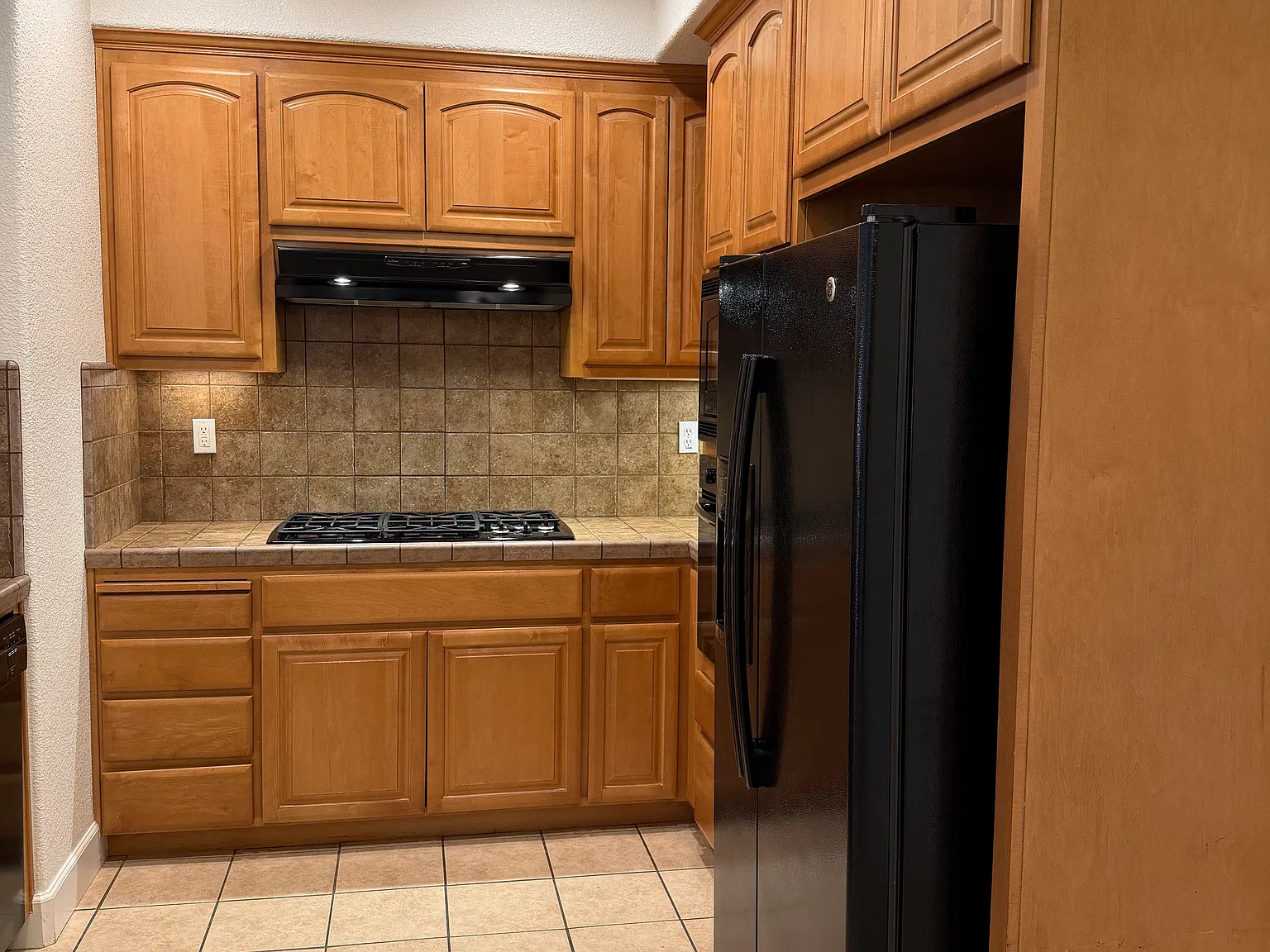 3 bed, 2.5 bath, 1560 sqft, $3,650 — Photo 2