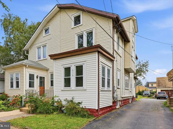 219 Wanamaker Ave, Essington, PA 19029
