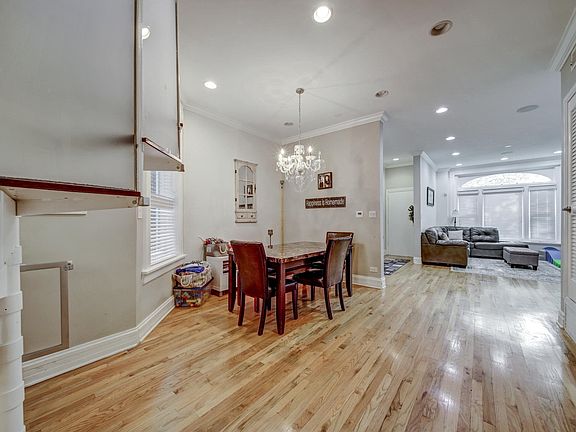 4th image of 2044 N Fremont St #1
