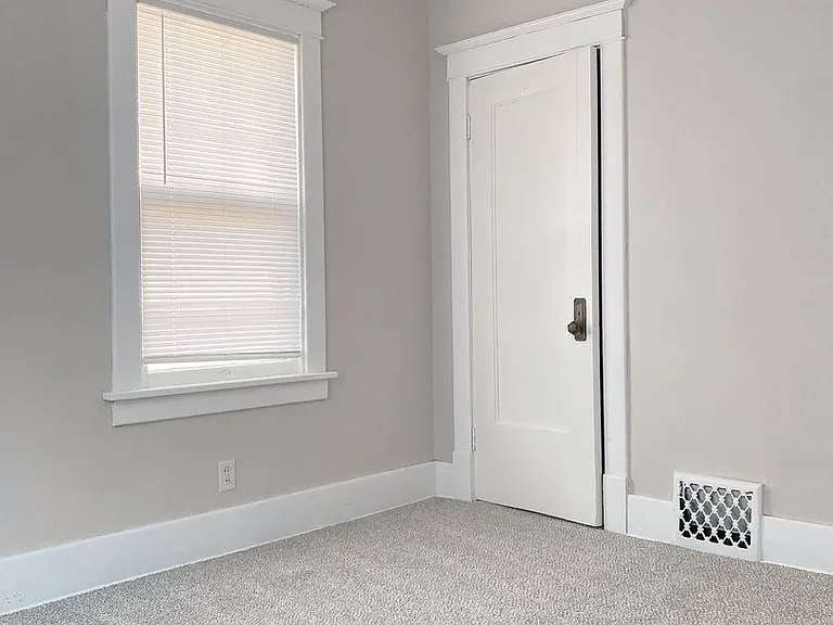 2436 Laurel Ave — Photo 21