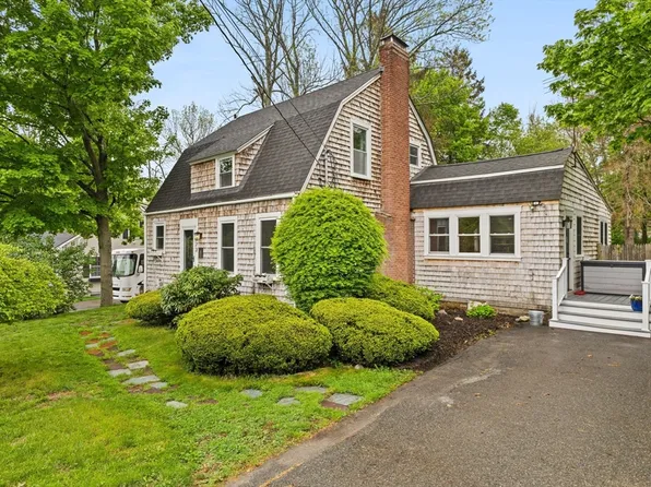 973 Plymouth St, Bridgewater, MA 02324