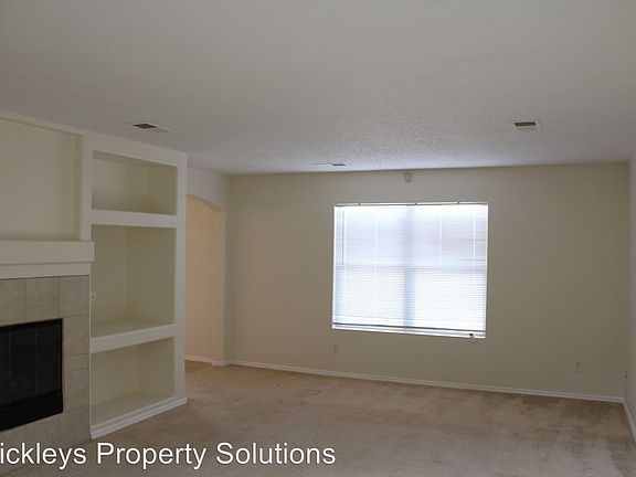 3rd image of 109 Avenida Jardin