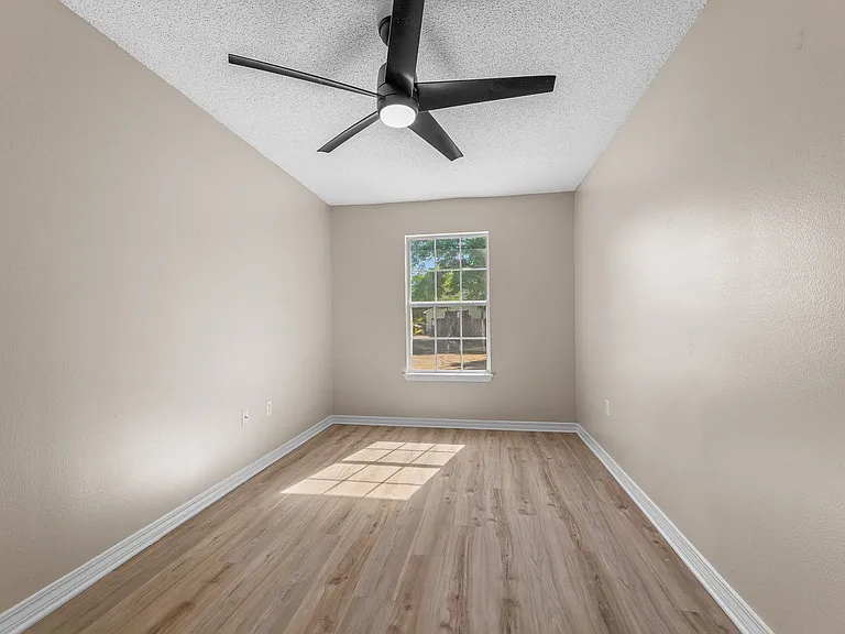 648 Virginia Oak Ct — Photo 8