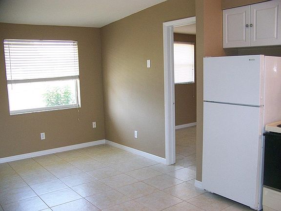 5th image of 7325 Buchanan Dr