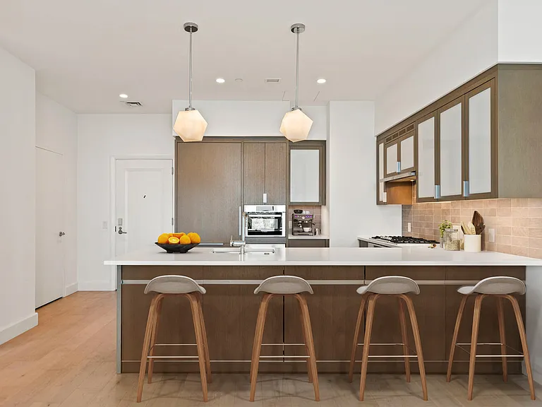 100 Lovejoy Wharf #12F — Photo 4
