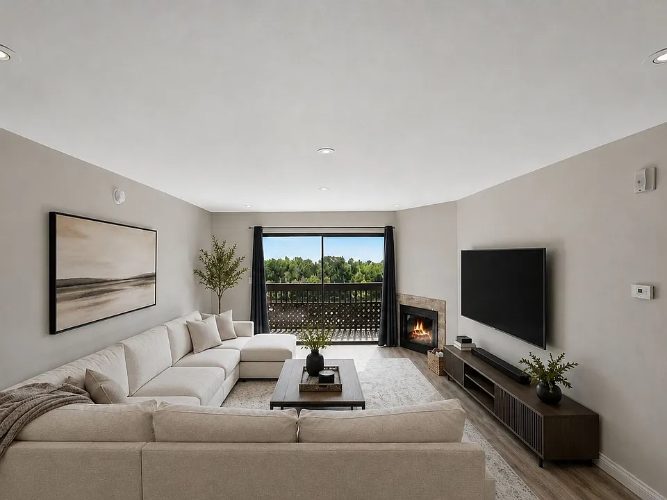 22100 Burbank Blvd #333D
