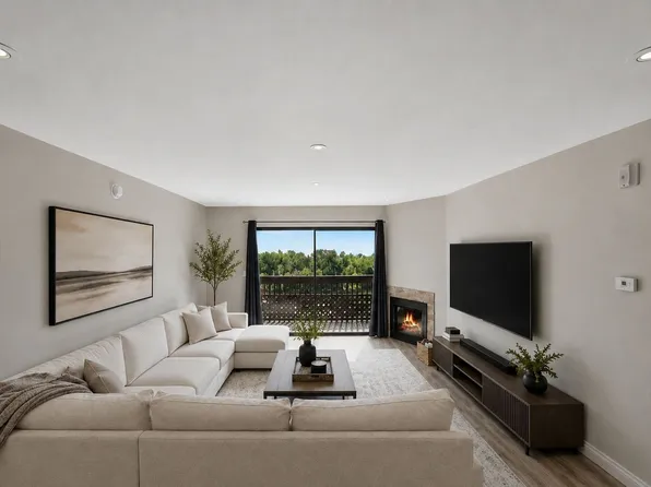 22100 Burbank Blvd Unit 333D, Woodland Hills, CA 91367