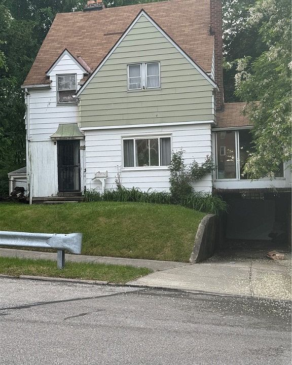 2nd image of 1904 Torbenson Dr