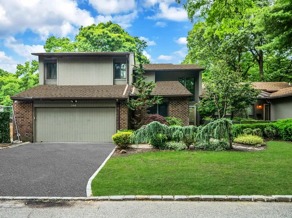 298 Vista Drive, Jericho, NY 11753