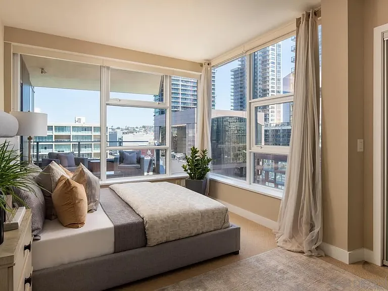 1325 Pacific Hwy #805 — Photo 3
