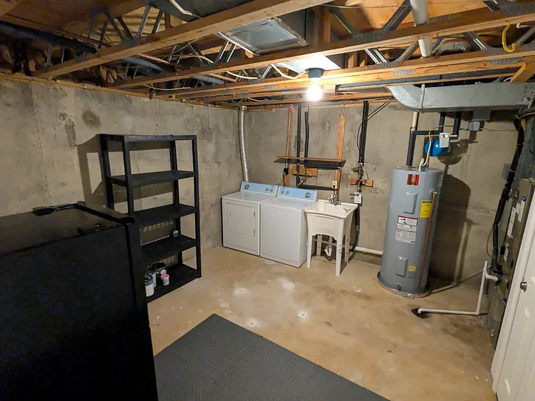 5612 Sutherland Ct — Photo 32