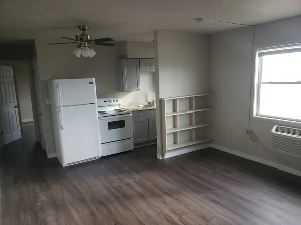 518 Baker St APT 5, Baldwin City, KS 66006