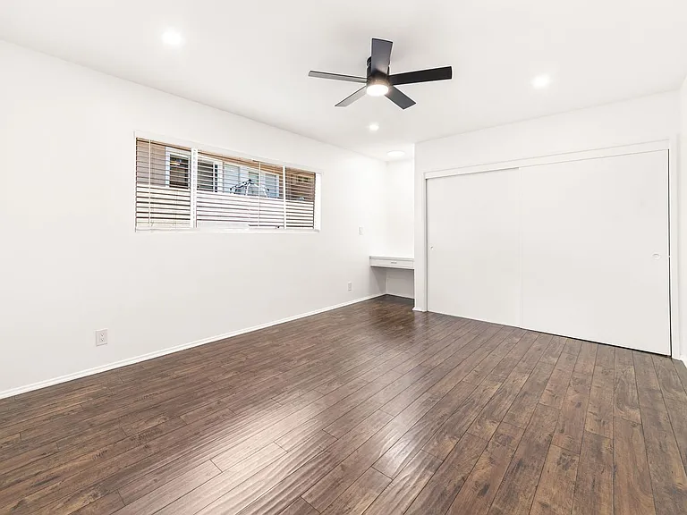 11618 Gorham Ave — Photo 12