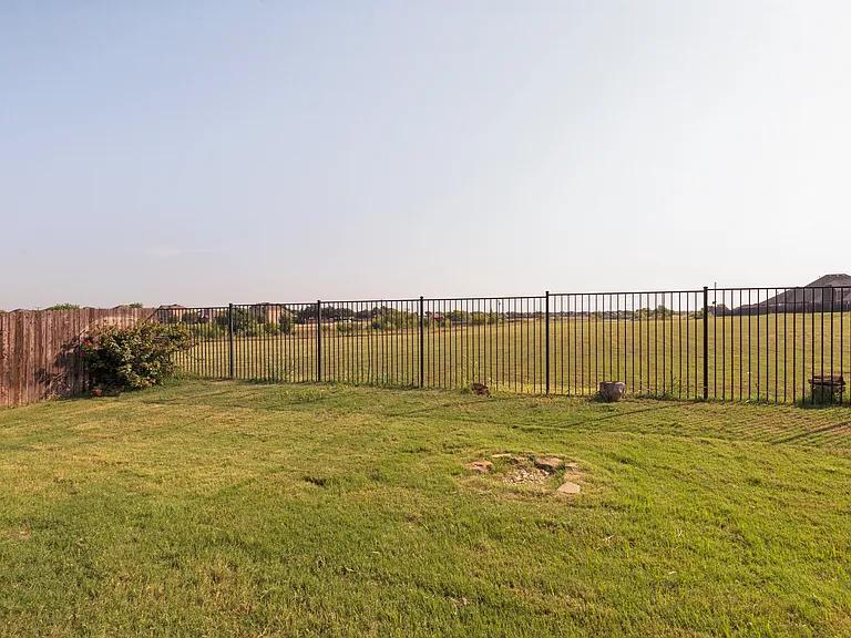328 Van Buren Dr — Photo 9