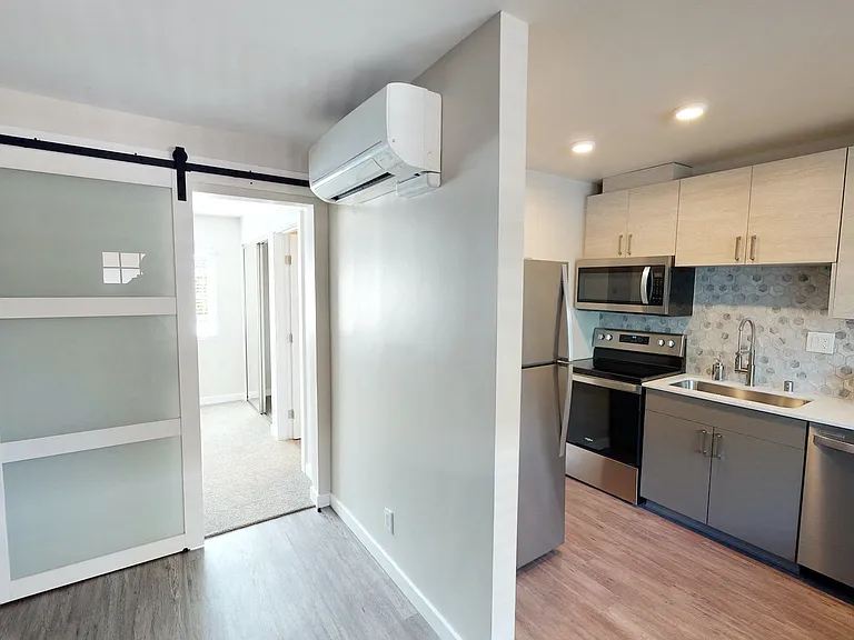 Vercanta Newport Beach | Newport Beach, CA | Kitchen