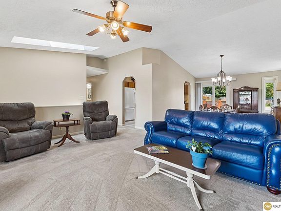 4th image of 111 Summerset Cir