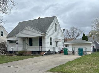 7097 Deering St, Garden City, MI 48135
