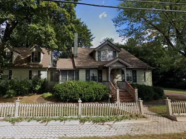 419 High St W, Glassboro, NJ 08028
