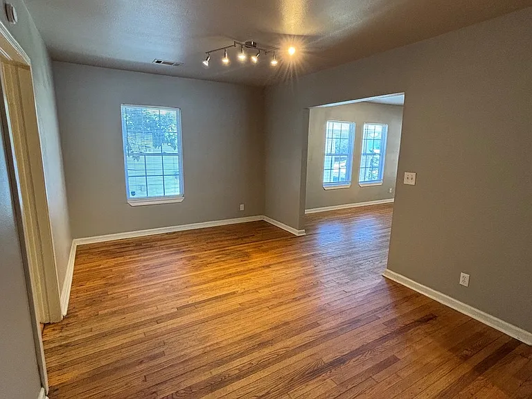 1134 S Xanthus Ave — Photo 6