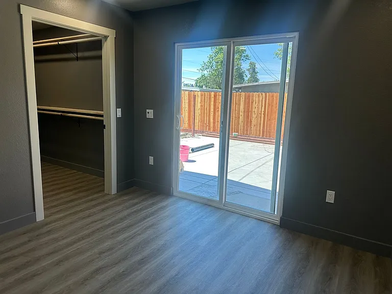 324 Plum St — Photo 11
