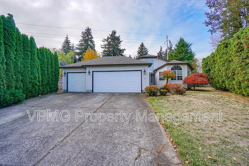 3 bed, 2.0 bath, 1678 sqft, $2,495 — Photo 1