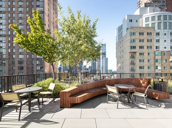 535 West 43rd Street image 9 of 23